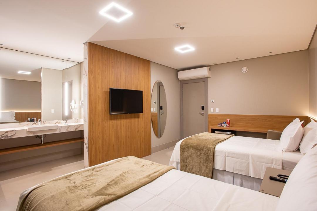 Amazon Aeroporto Hotel กูยาบา ภายนอก รูปภาพ